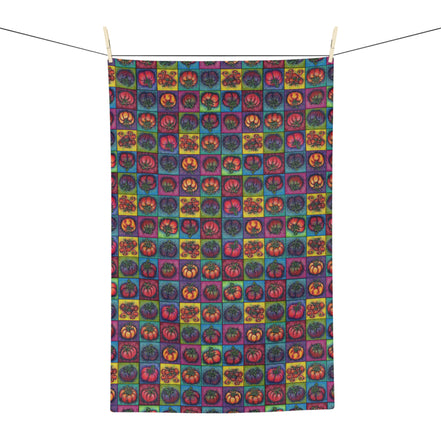 Retro Heirloom Tomato Pattern Tea Towel — Colorful Microfiber Kitchen Towel